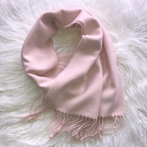 Light pink scarf 🧣 - Picture 4 of 4